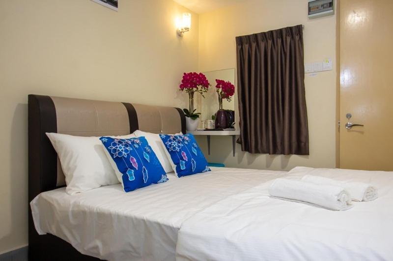 Southern Tip Hotel Pontian Kecil Exterior photo