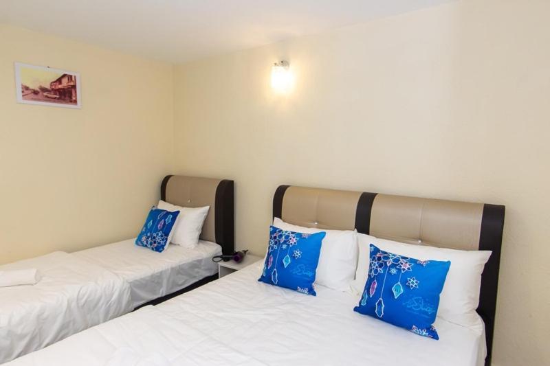 Southern Tip Hotel Pontian Kecil Exterior photo