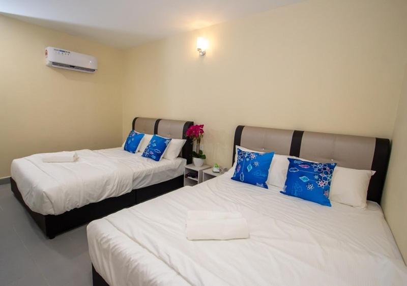 Southern Tip Hotel Pontian Kecil Exterior photo