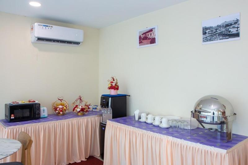 Southern Tip Hotel Pontian Kecil Exterior photo